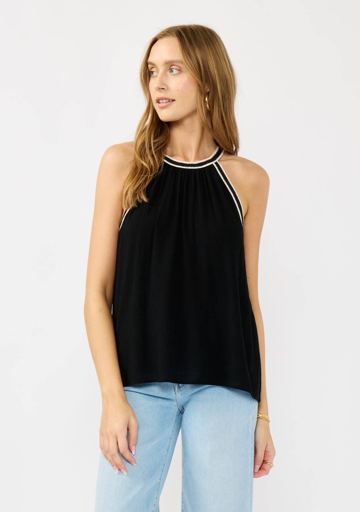 Donna Halter Crochet Top