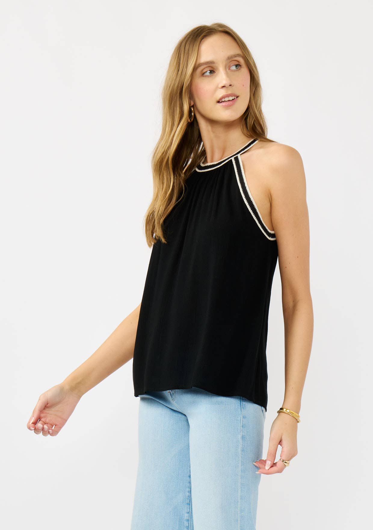Donna Halter Crochet Top
