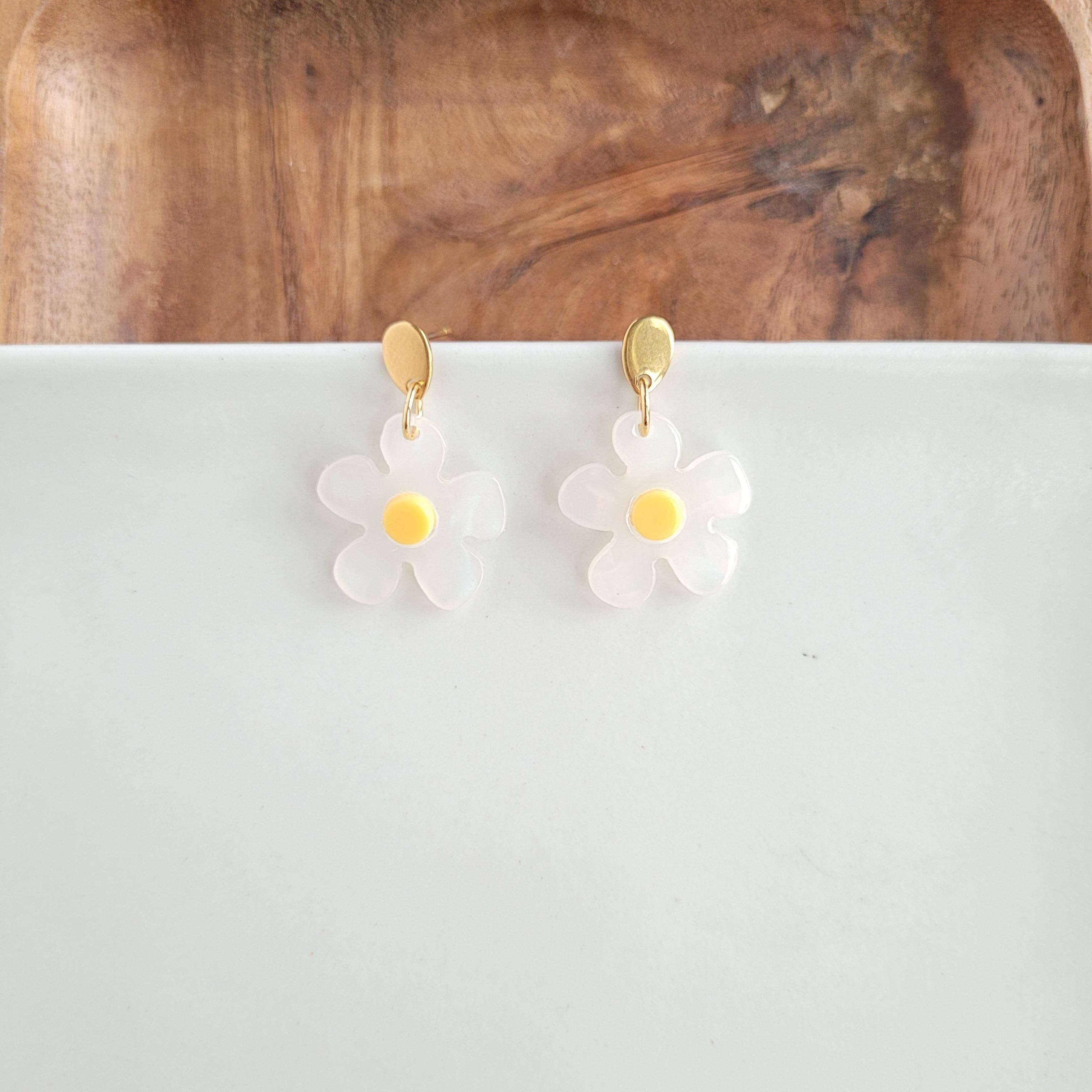 Dainty Daisy Earrings // Jewelry, Gift, Flower