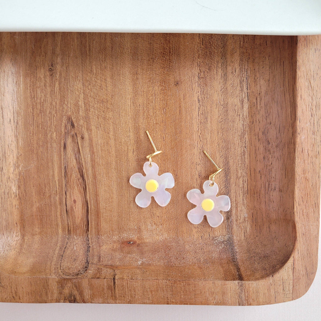 Dainty Daisy Earrings // Jewelry, Gift, Flower