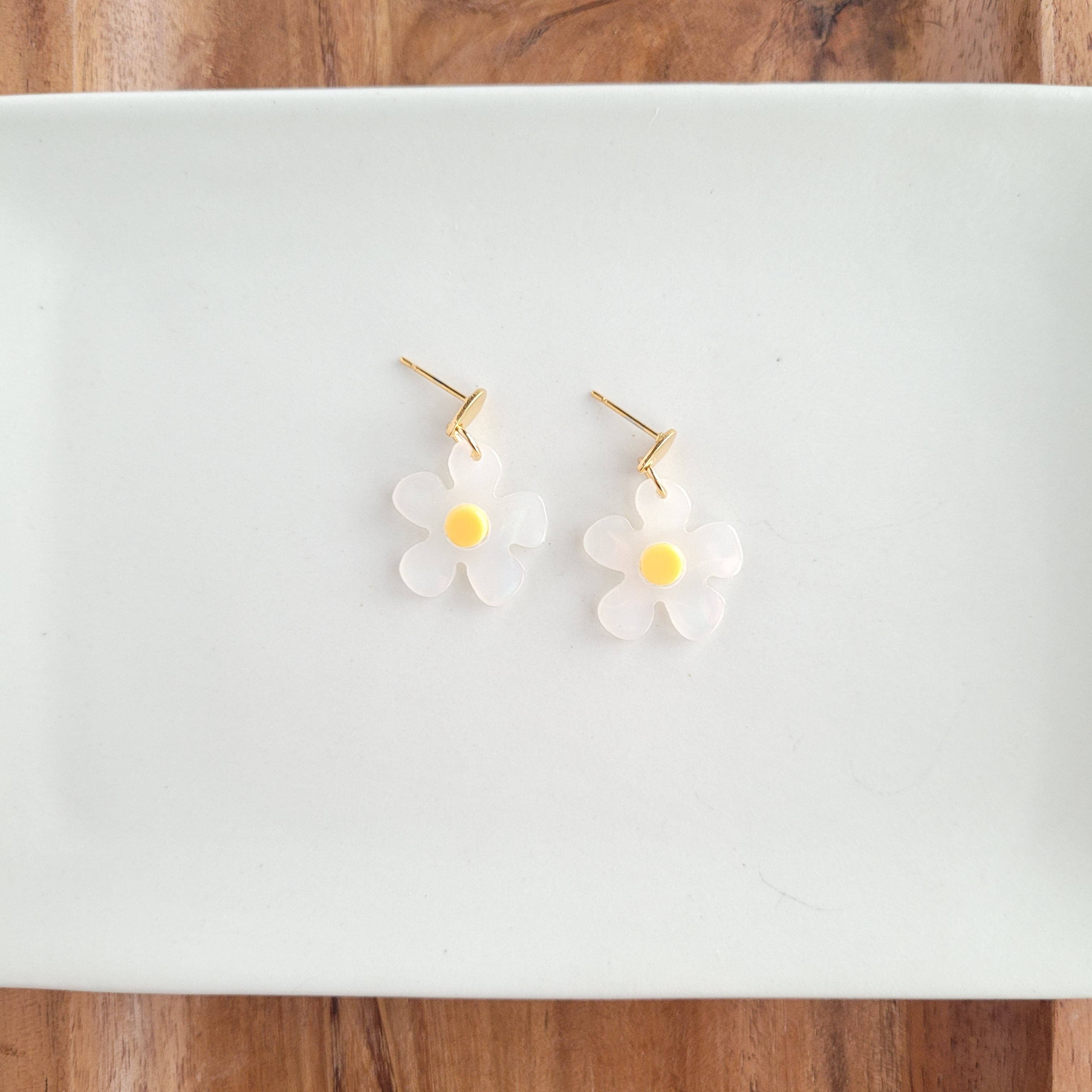 Dainty Daisy Earrings // Jewelry, Gift, Flower