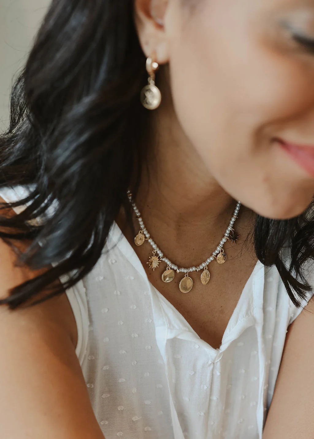 1814 Imitation Pearl Neclace with Multiple Charms