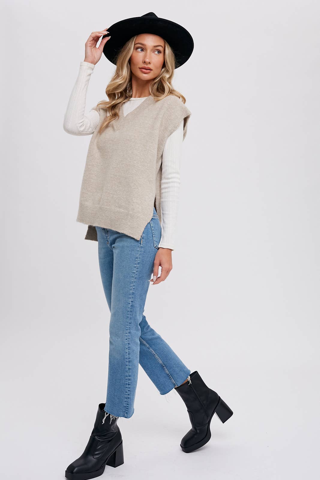 OVERSIZED KNIT VEST